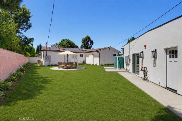 8738 Paso Robles, Northridge, CA 91325
