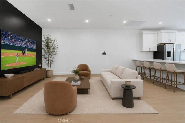 8738 Paso Robles, Northridge, CA 91325