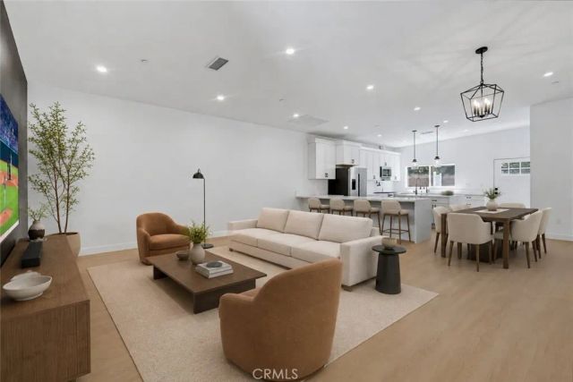 8738 Paso Robles, Northridge, CA 91325