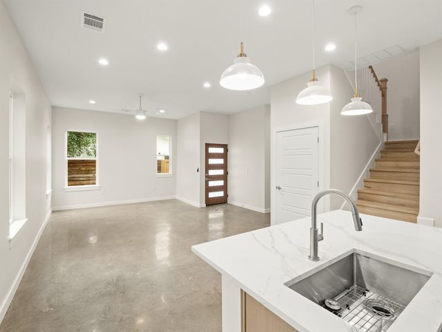 1165 Nickols Ave 2, Austin, TX 78721