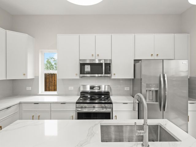 1165 Nickols Ave 2, Austin, TX 78721
