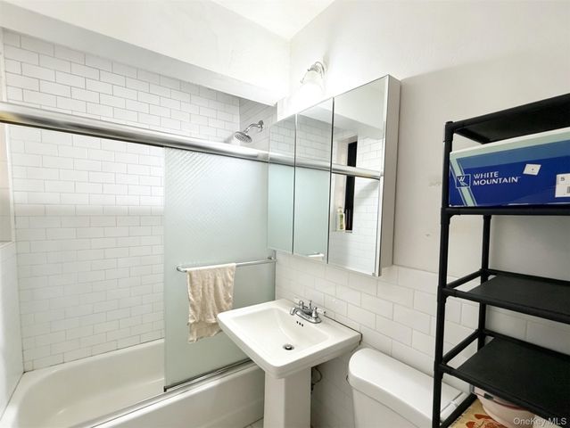 150-29 72nd Road 3A, Flushing, NY 11367