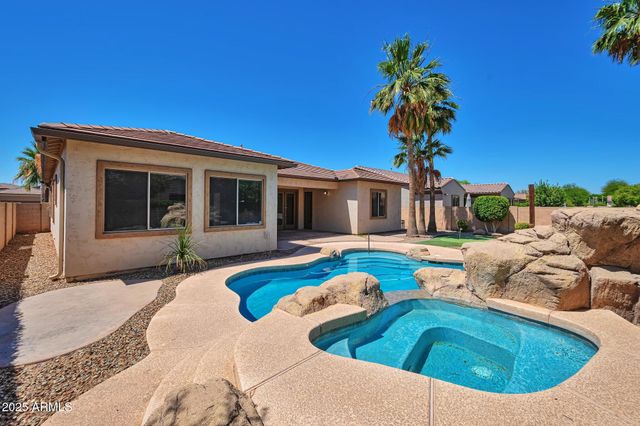 3114 E Capricorn Way, Chandler, AZ 85249