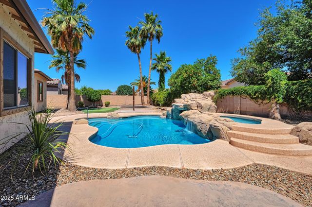 3114 E Capricorn Way, Chandler, AZ 85249