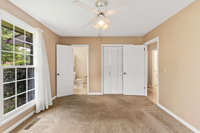 233 Iris Dr, Hendersonville, TN 37075