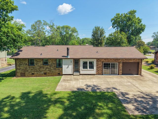 233 Iris Dr, Hendersonville, TN 37075