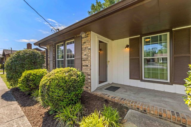 233 Iris Dr, Hendersonville, TN 37075