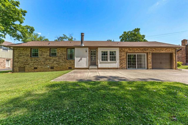 233 Iris Dr, Hendersonville, TN 37075