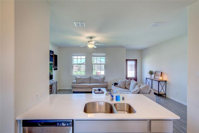 2124 Whispering Sage Boulevard, Royse City, TX 75189