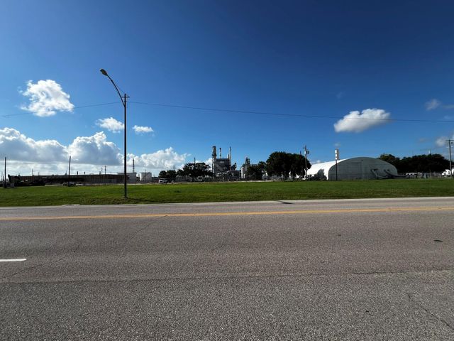 314 Texas Avenue, Texas City, TX 77590