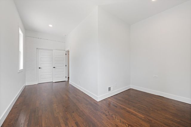 330 Lagoon Dr, Mcminnville, TN 37110