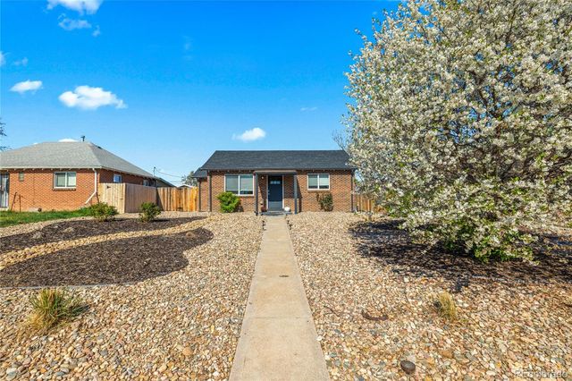 3011 Oneida Street, Denver, CO 80207
