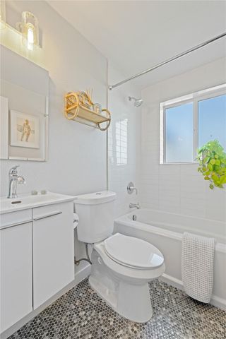 3011 Oneida Street, Denver, CO 80207