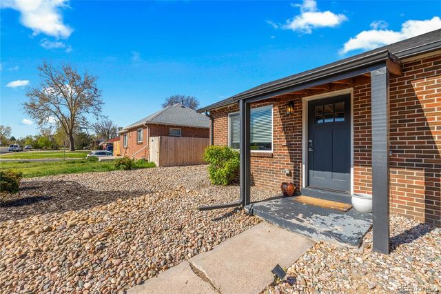3011 Oneida Street, Denver, CO 80207