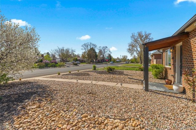 3011 Oneida Street, Denver, CO 80207