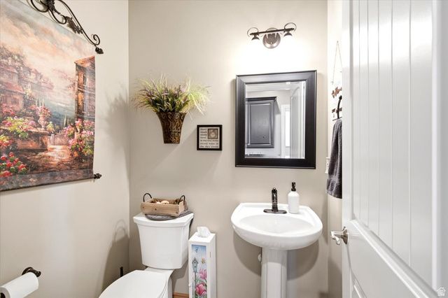 4245 N 300 W, Pleasant View, UT 84414