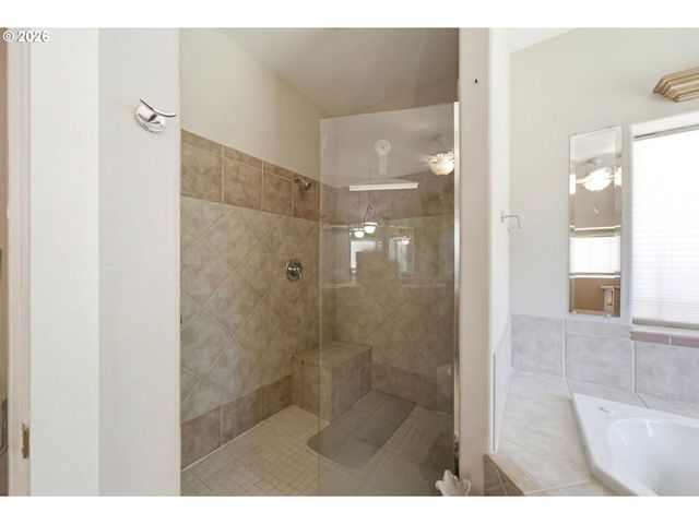 28515 Nw 51ST Ave, Ridgefield, WA 98642