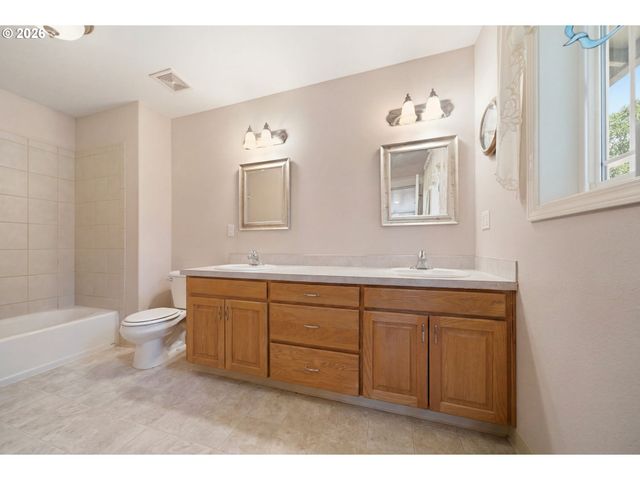 28515 Nw 51ST Ave, Ridgefield, WA 98642