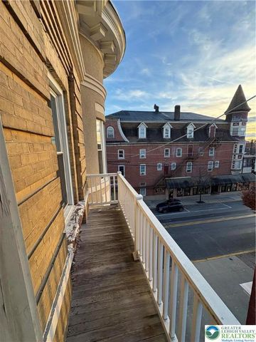 17 Belvidere Street 305, Nazareth Boro, PA 18064