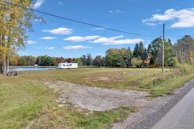 5541 Bordman Road, Dryden Township, MI 48428