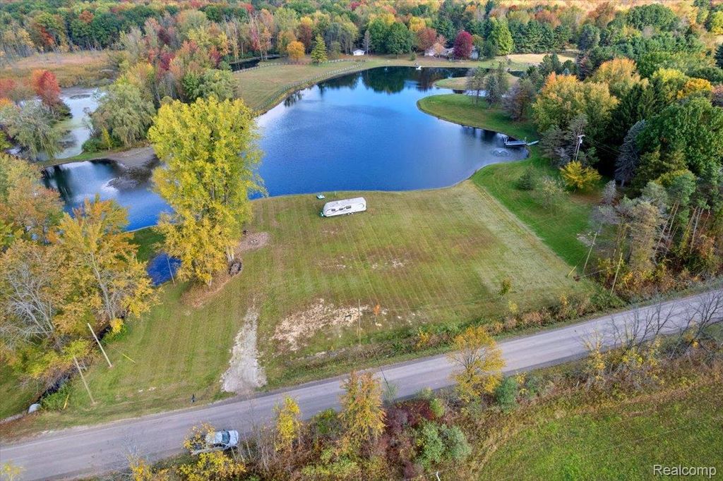 5541 Bordman Road, Dryden Township, MI 48428