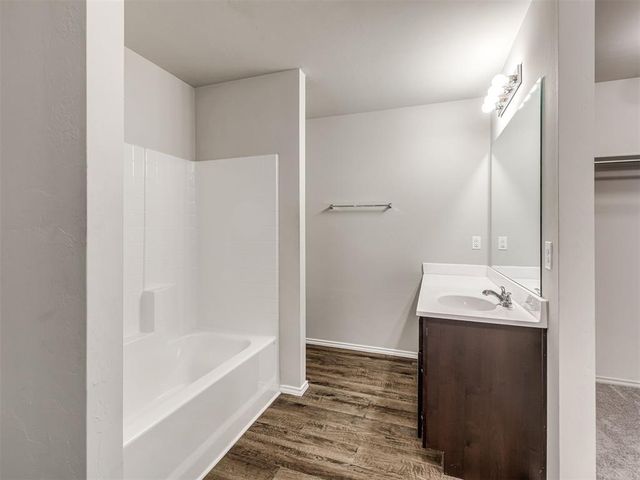 5329 Kye Dr, Tuttle, OK 73089