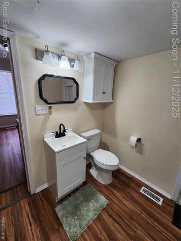 1128 Hickory Street, Lansing, MI 48912