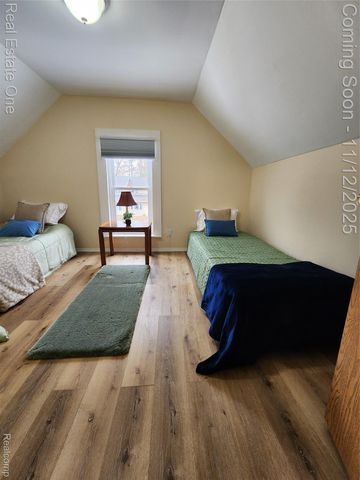 1128 Hickory Street, Lansing, MI 48912