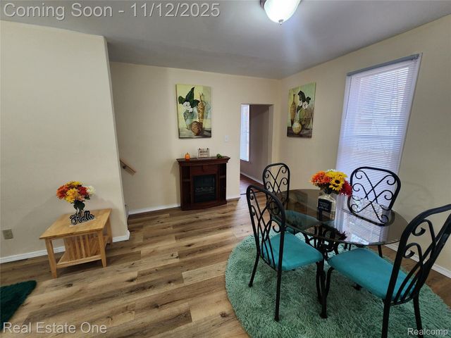 1128 Hickory Street, Lansing, MI 48912