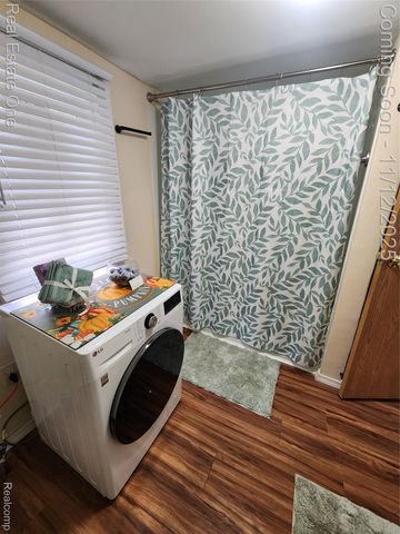 1128 Hickory Street, Lansing, MI 48912