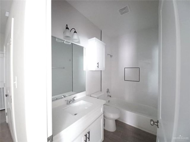 1506 Playa Drive 4, Weslaco, TX 78596
