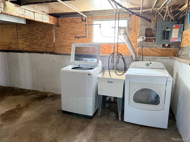 834 W Houstonia Avenue, Royal Oak, MI 48073