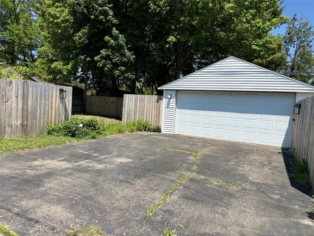 834 W Houstonia Avenue, Royal Oak, MI 48073