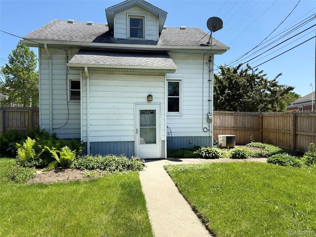 834 W Houstonia Avenue, Royal Oak, MI 48073