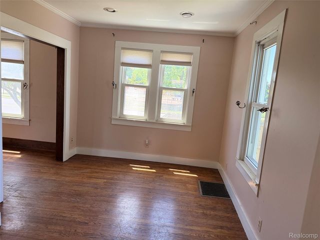 834 W Houstonia Avenue, Royal Oak, MI 48073