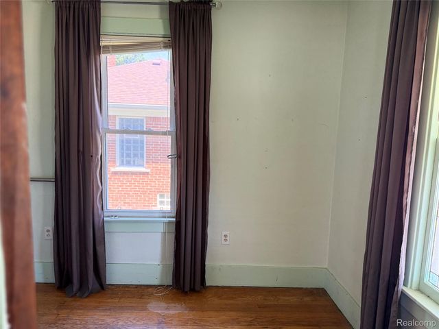 834 W Houstonia Avenue, Royal Oak, MI 48073