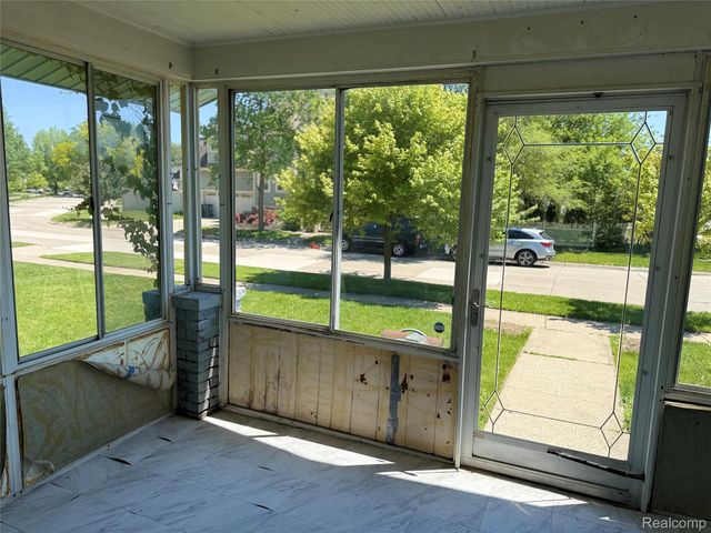 834 W Houstonia Avenue, Royal Oak, MI 48073