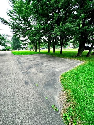 4955 Seneca Street, West Seneca, NY 14224