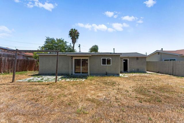 8820 Ellenwood Circle, Spring Valley, CA 91977