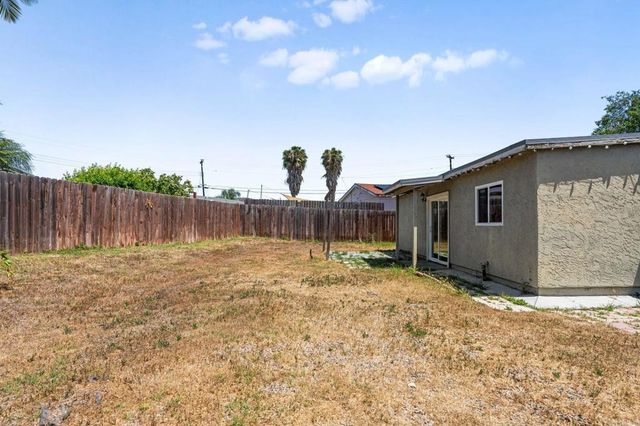 8820 Ellenwood Circle, Spring Valley, CA 91977