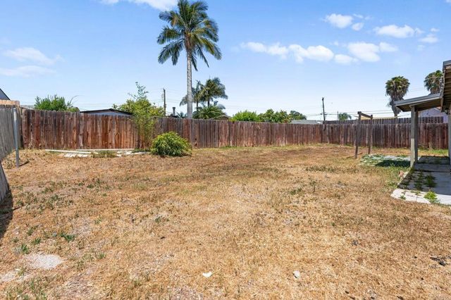 8820 Ellenwood Circle, Spring Valley, CA 91977