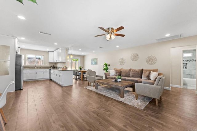 8820 Ellenwood Circle, Spring Valley, CA 91977