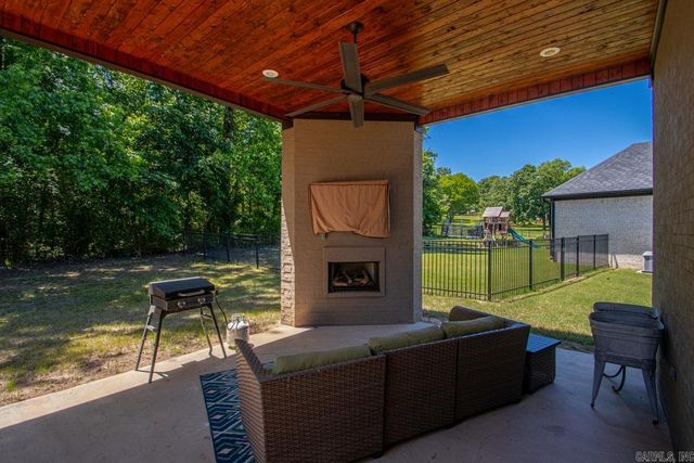 6736 Hilo Avenue, Benton, AR 72019