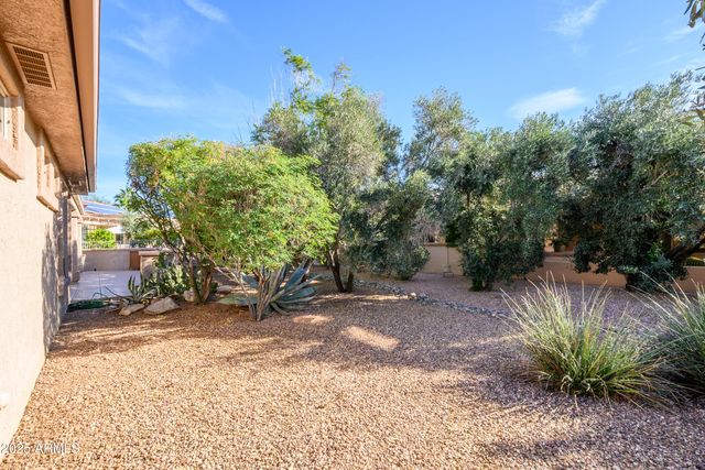 19973 N HALF MOON Drive, Surprise, AZ 85374