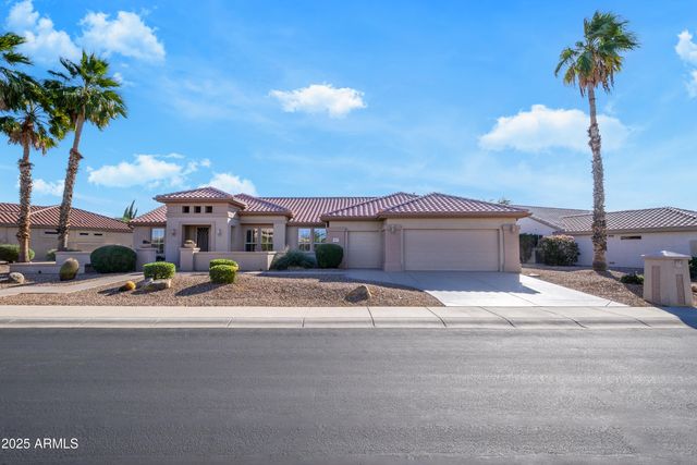 19973 N HALF MOON Drive, Surprise, AZ 85374