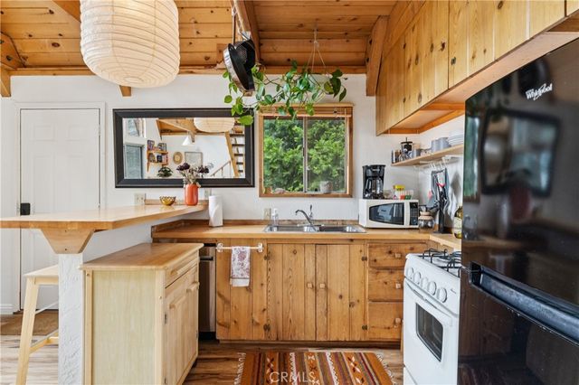 26631 Valley View, Rimforest, CA 92378
