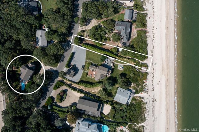 48 Oakhurst Road, Hampton Bays, NY 11946
