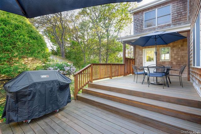 48 Oakhurst Road, Hampton Bays, NY 11946