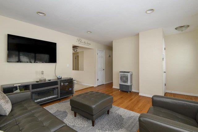 4701 W Brentwood AVENUE, Milwaukee, WI 53223