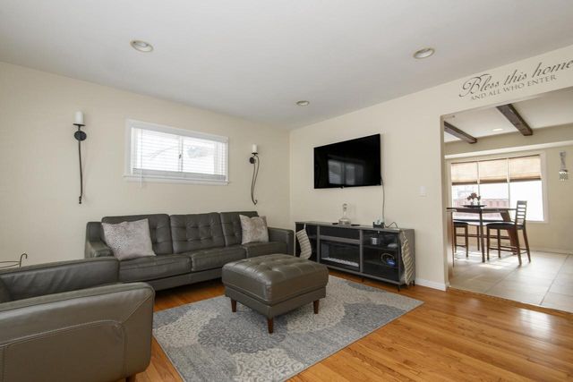 4701 W Brentwood AVENUE, Milwaukee, WI 53223